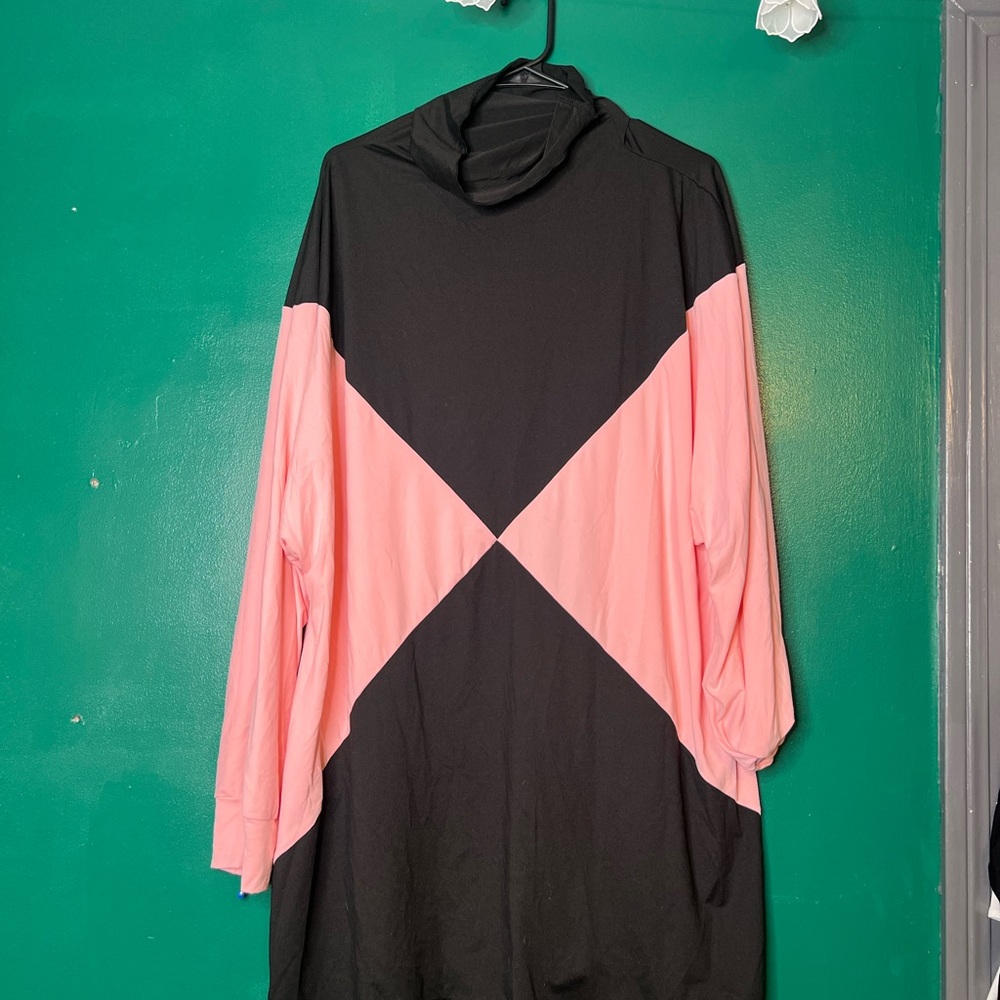🔴SHEIN Black and Pink Geometric Long Sleeve Dress